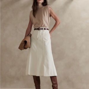 NWT Banana Republic “Pia” white cream denim midi skirt Size 6 SOLD OUT!
